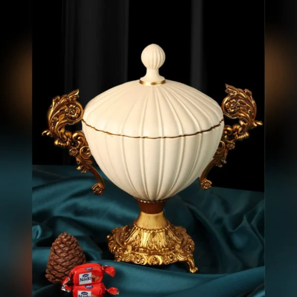 شکلات خوری درب دار اریکو مدل سلین